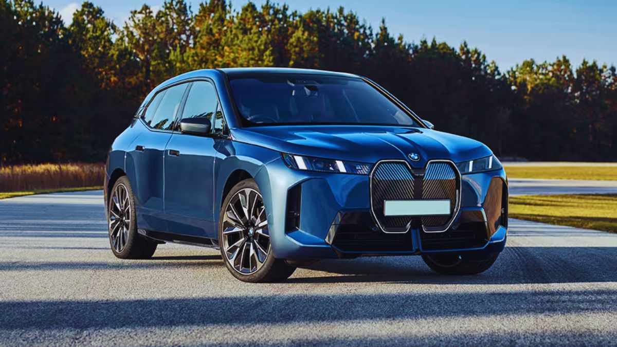 The BMW iX 2025