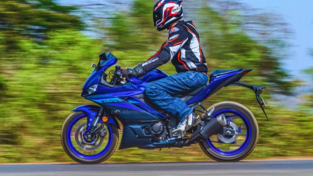 Yamaha R3 