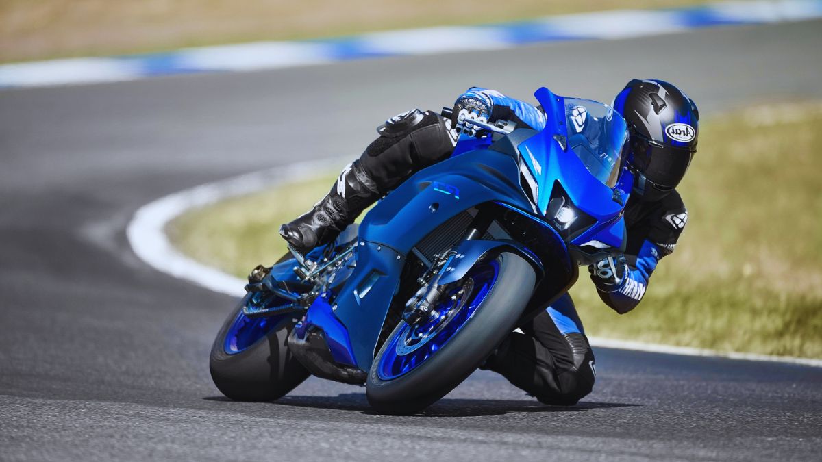 Yamaha R7
